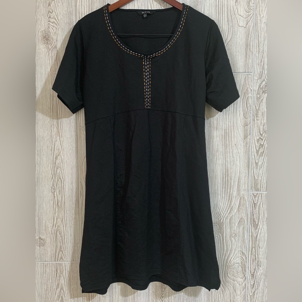 Yak & Yeti Black Short Sleeve Rayon Blend Dress Stitched Neck Detail Large